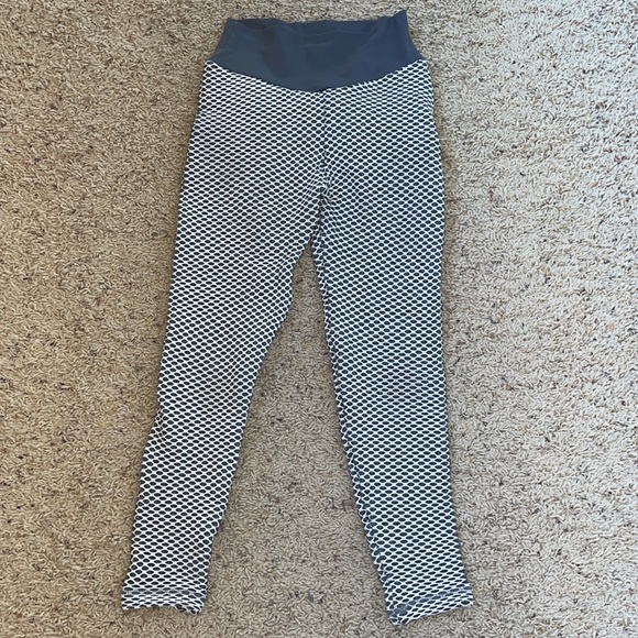 Pants - Scrunch Butt leggings